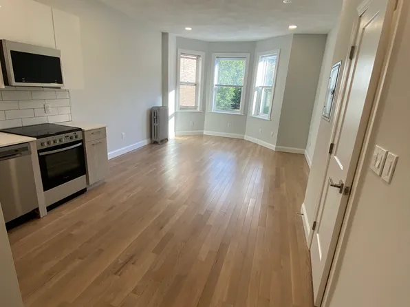104 Queensberry St, Boston, MA