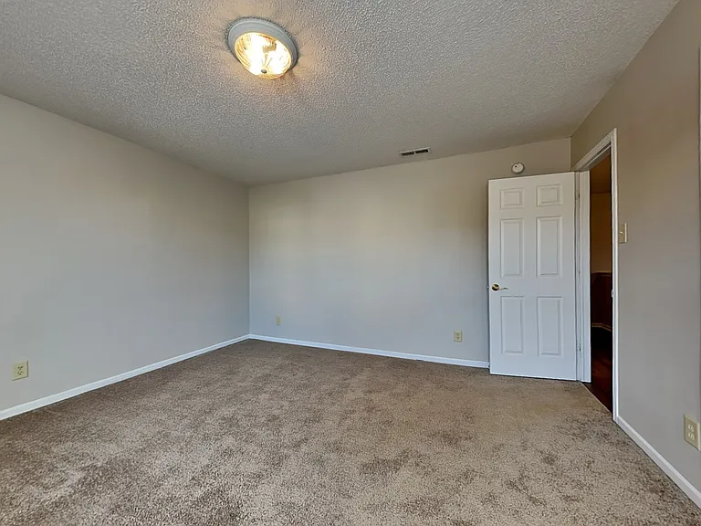 9818 Blue Ridge Way — Photo 15