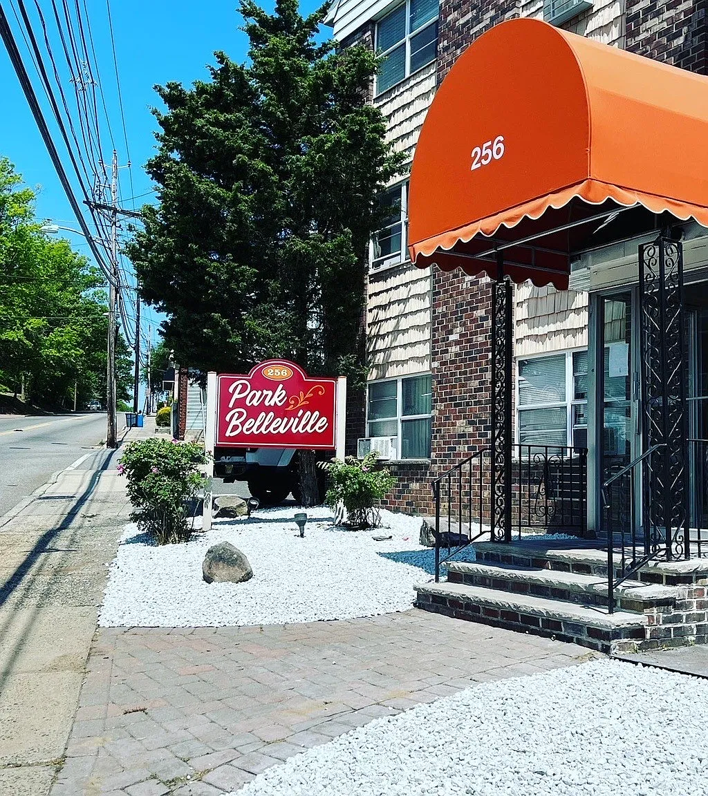 256 Belleville Avenue - A6 — Photo 1