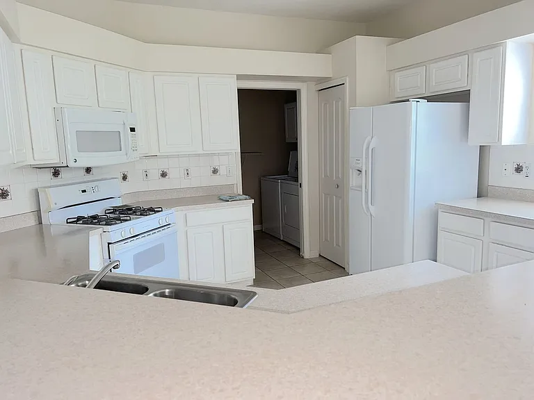 3233 Bellflower Way — Photo 4