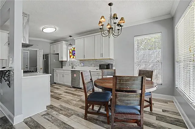 3 bed, 2.0 bath, 1671 sqft, $2,500 — Photo 3