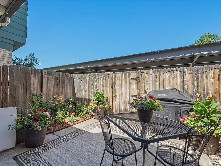 1169 S Monaco Street Pkwy — Photo 2
