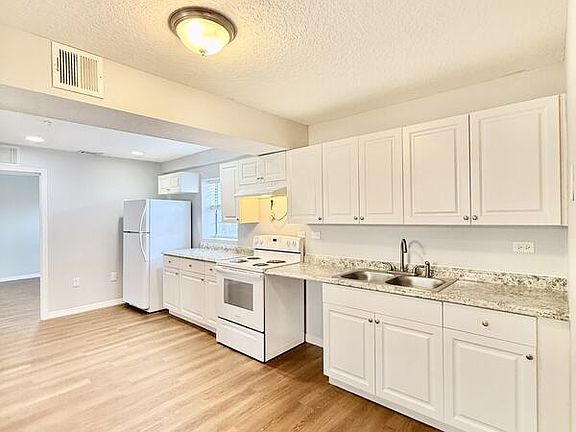 4th image of 425 F St Unit 2