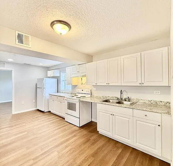 425 F St #2 — Photo 4