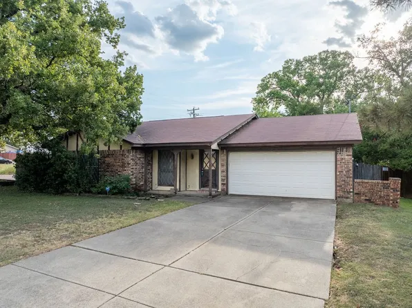 700 Del Mar Ln, Arlington, TX 76012