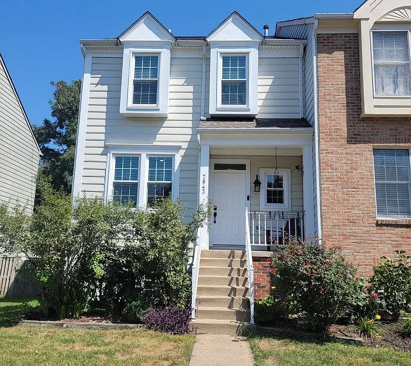 7843 Blue Gray Cir