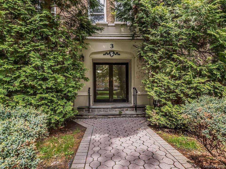 1st image of 472 Gramatan Avenue #O2