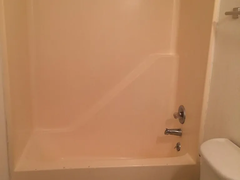 400 Anthony Dr — Photo 8
