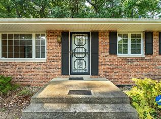21237 Forest Glen Dr, South Bend, IN 46628