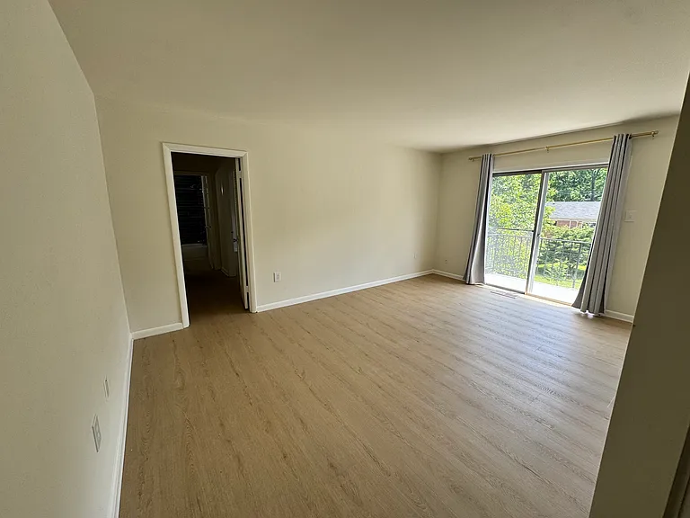 10650 Weymouth St #204 — Photo 3