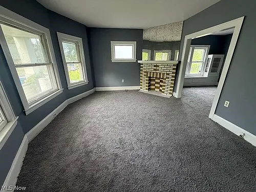Floor plan Down