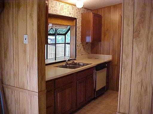 4th image of 526 WOODCREEK ROAD