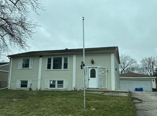 142 Adobe Cir, Carpentersville, IL