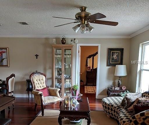 3rd image of 1045 Reading Ct
