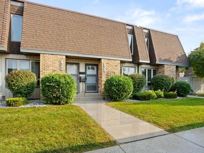 1524 16 1/2 St S, Fargo, ND, 58103