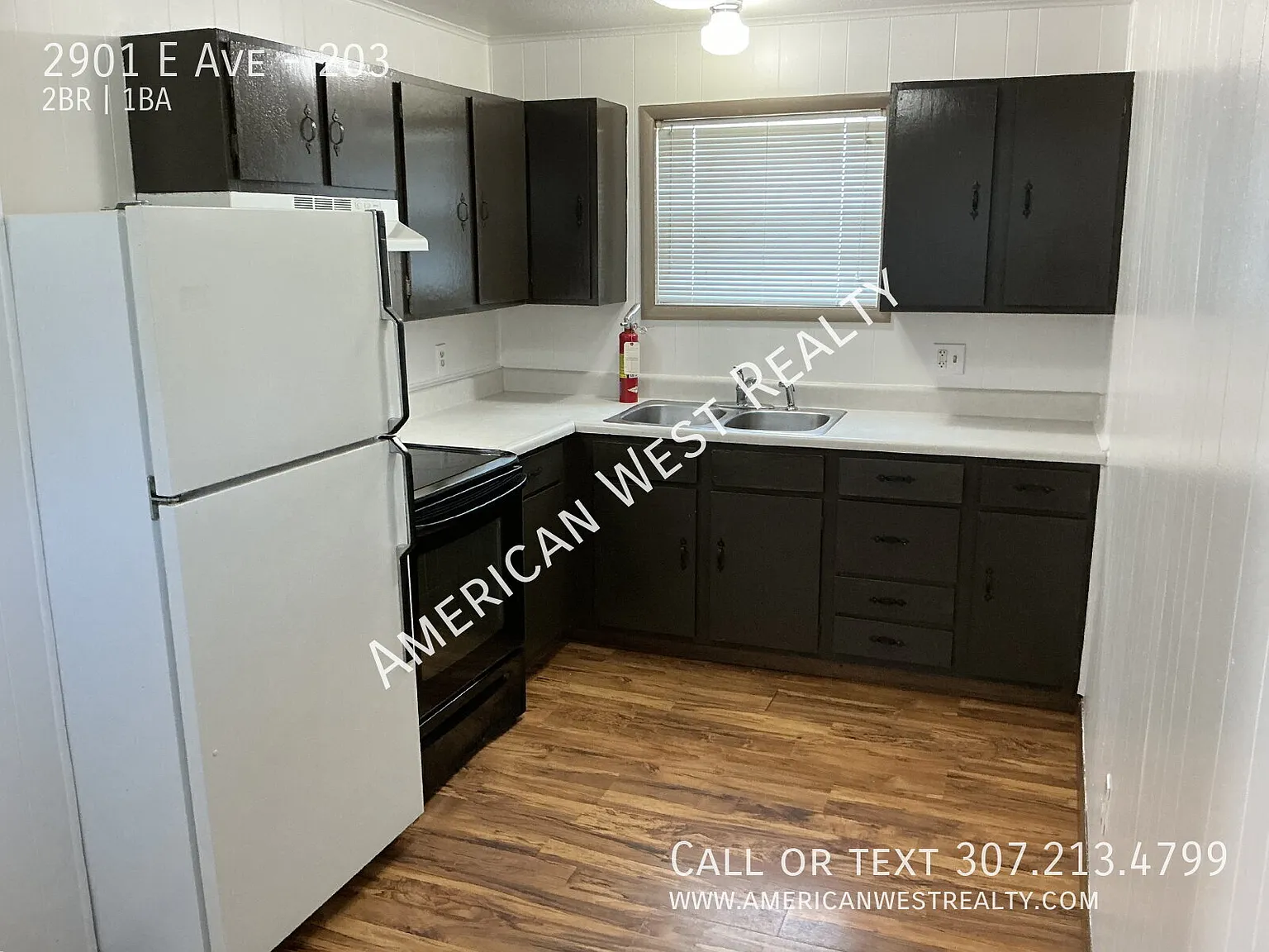 2bed/1bath downstairs unit — Photo 3