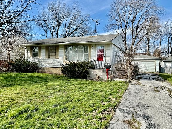 2nd image of 441 E Birch Dr