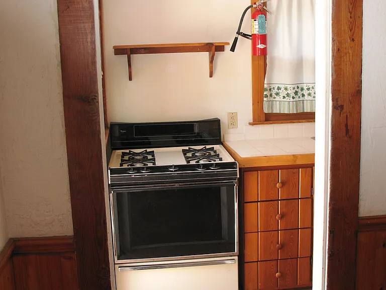 622 NE 2nd St #C — Photo 5