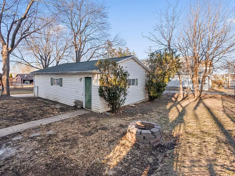 1122 Franklin St — Photo 34