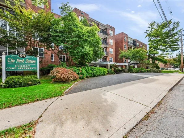 99 Randall Avenue #2-J, Freeport, NY 11520