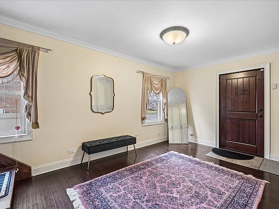 3rd image of 2455 Rhodes Ave