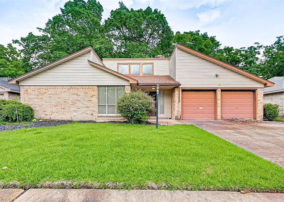 Located in quiet cul-de-sac, one story with 2 car garage.