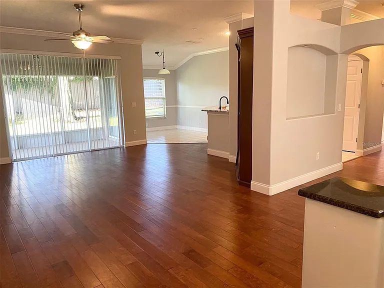 460 Pickfair Ter — Photo 10
