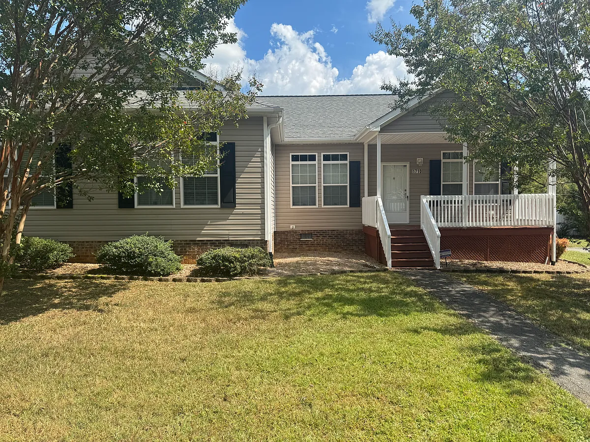 Photo 1 of 20 - 1710 Whites Mill Rd - High Point, NC Primary Photo - 1710 Whites Mill Rd