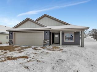 715 Graceview Dr, Saint Joseph, MN 56374