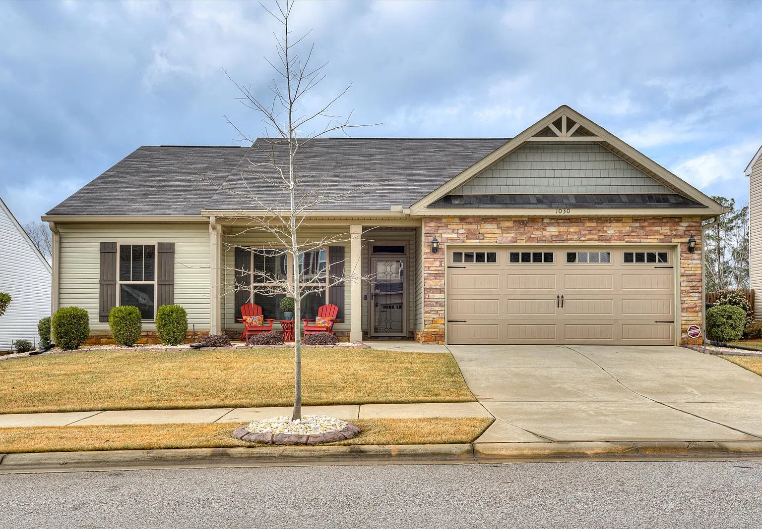 1030 Swan Ct — Photo 1