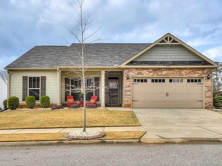 1030 Swan Ct — Photo 1