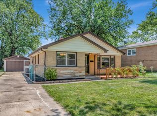 15323 Harding Ave, Midlothian, IL 60445