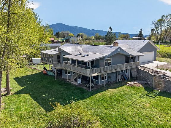 3rd image of 927 Mission Lake Rd