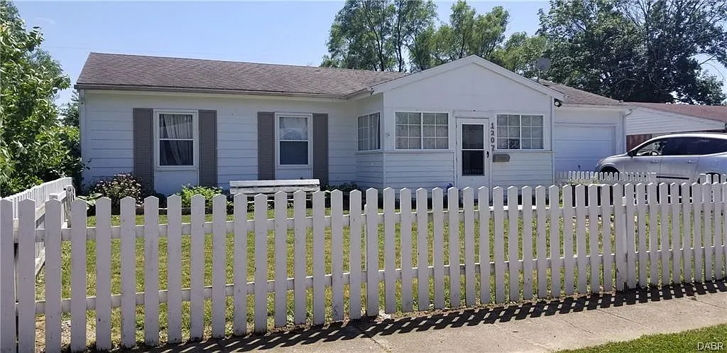1207 Wendall Ave photo 1