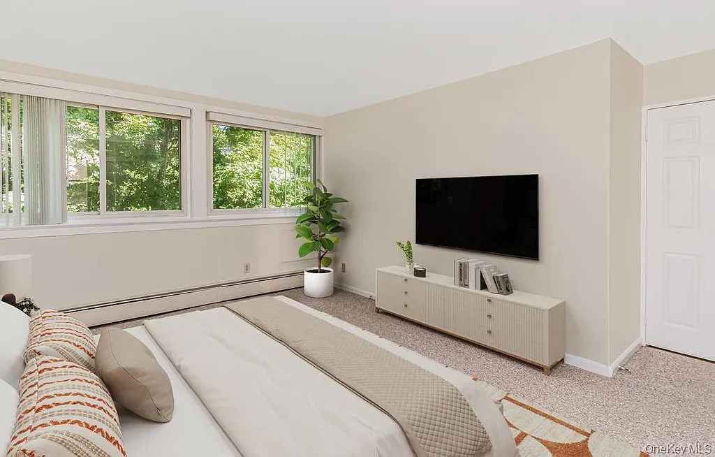 2 bed, 1.0 bath, 925 sqft, $2,050 — Photo 1