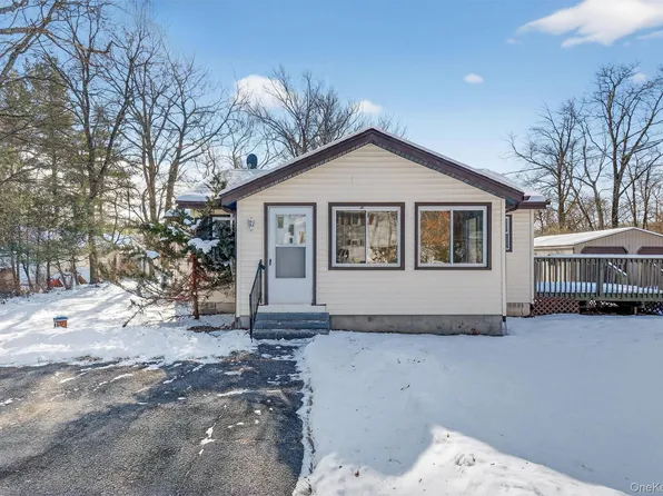 111 Lake Region Blvd, Monroe, NY 10950