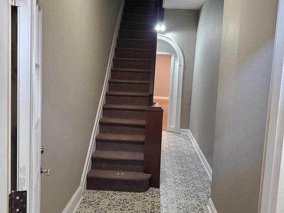 3rd image of 3145 W Diamond St