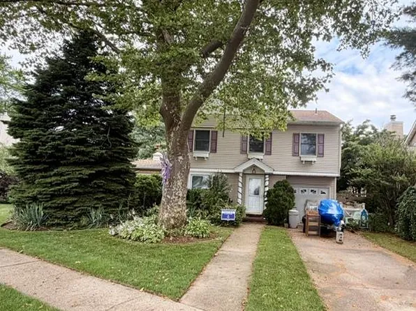 2785 Harvey Avenue, Oceanside, NY 11572