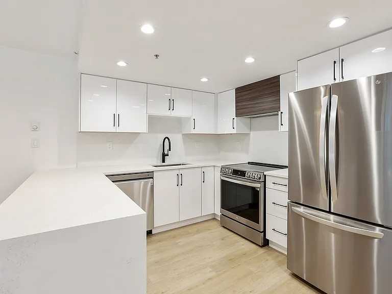 929 Homer St — Photo 5