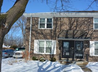 1008 W Saint James St, Arlington Heights, IL 60005