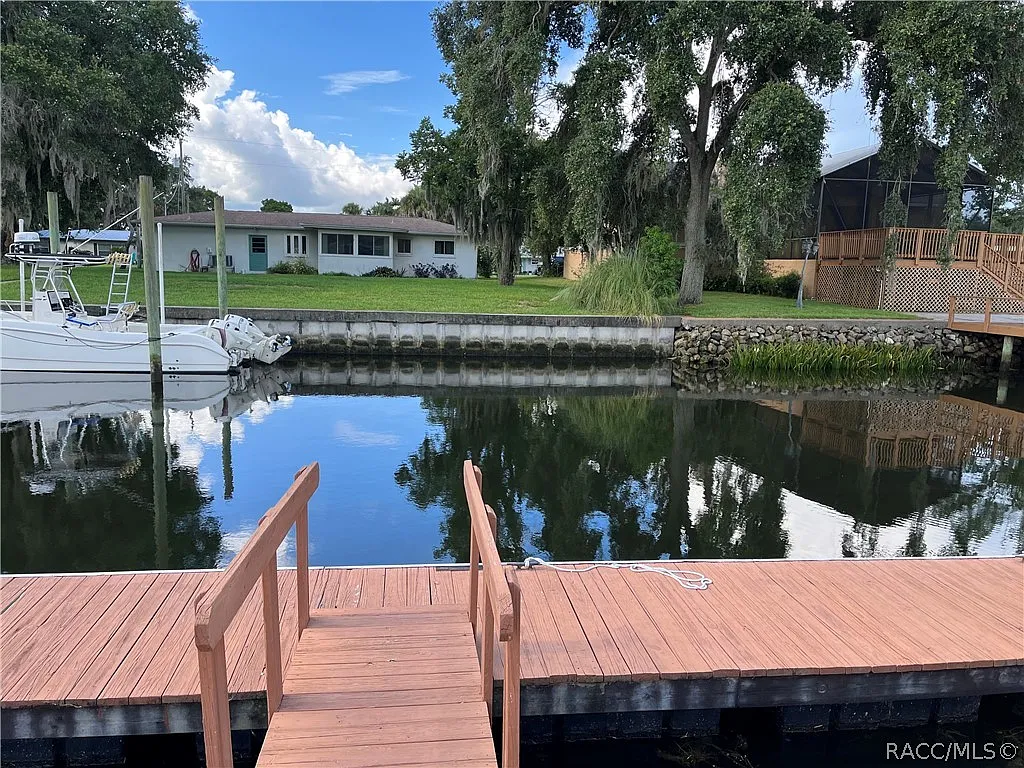 3 bed, 1234 sqft, $2,700 — Photo 3