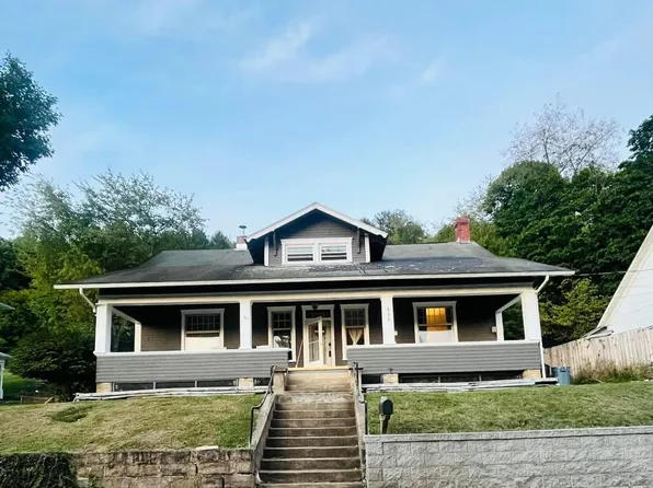 155 S Walnut St, Philippi, WV 26416