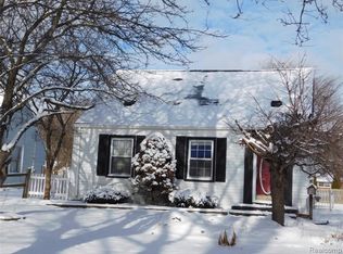 22623 Downing St, Saint Clair Shores, MI 48080