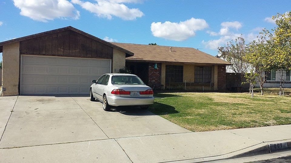 1st image of 801 N Baker Ave