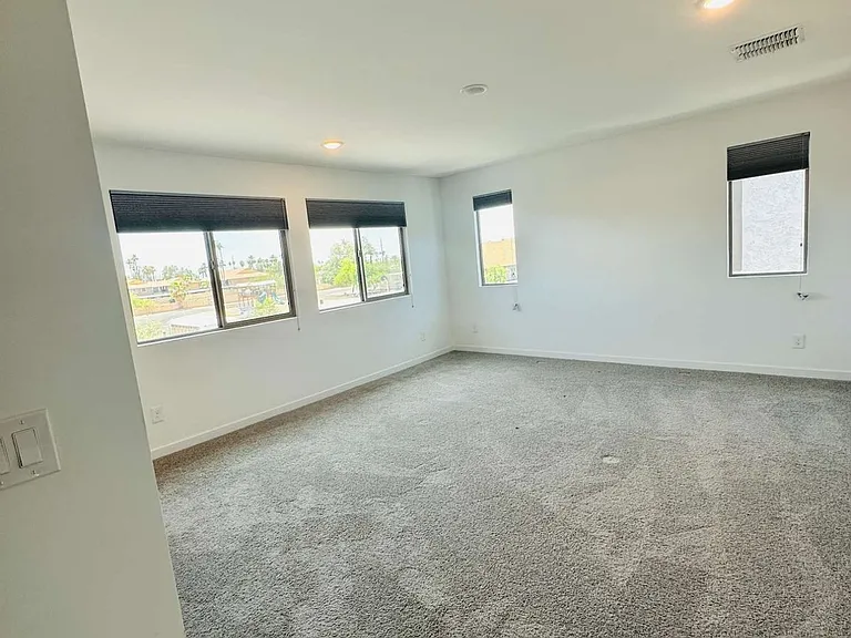 7425 W Nicolet Ave — Photo 6