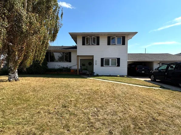 9915 95th St, Westlock, AB T7P 2B4