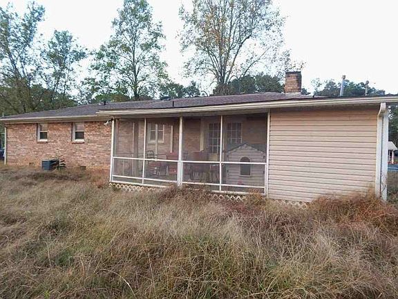 2nd image of 145 Cardinal Dr NE