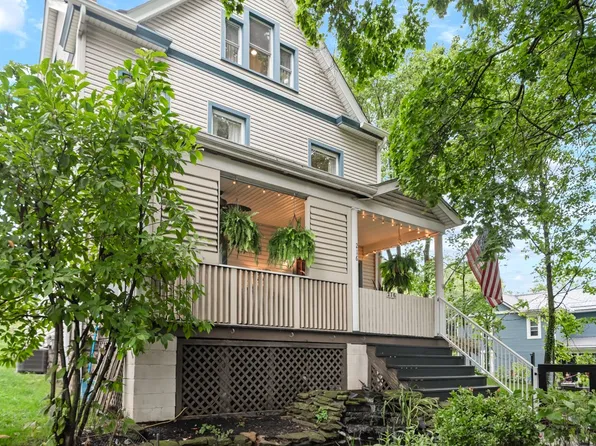 216 Crowe Ave, Mars, PA 16046