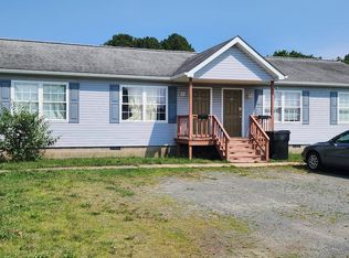 7 Hartman Ave, Onancock, VA 23417