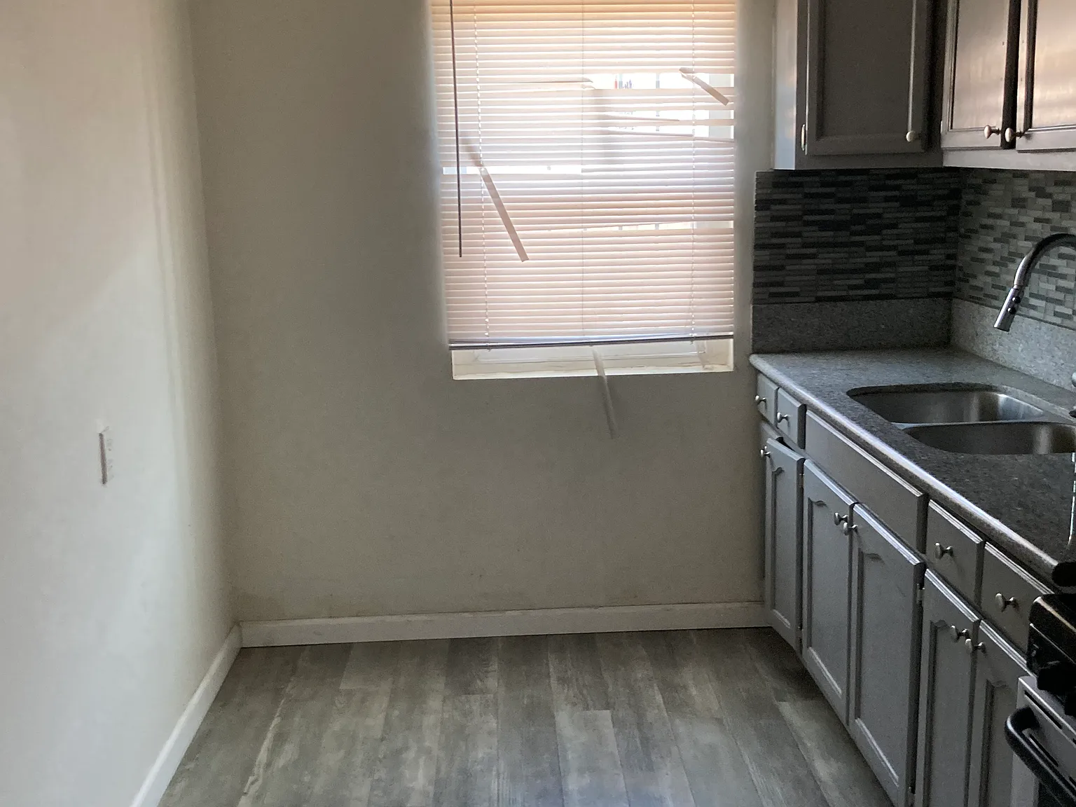 2 bed, 600 sqft, $1,781 — Photo 2